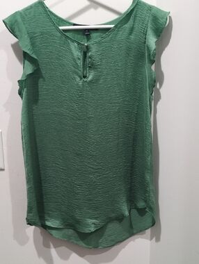 Harve Benard Green Ruffle Cap Sleeve Blouse